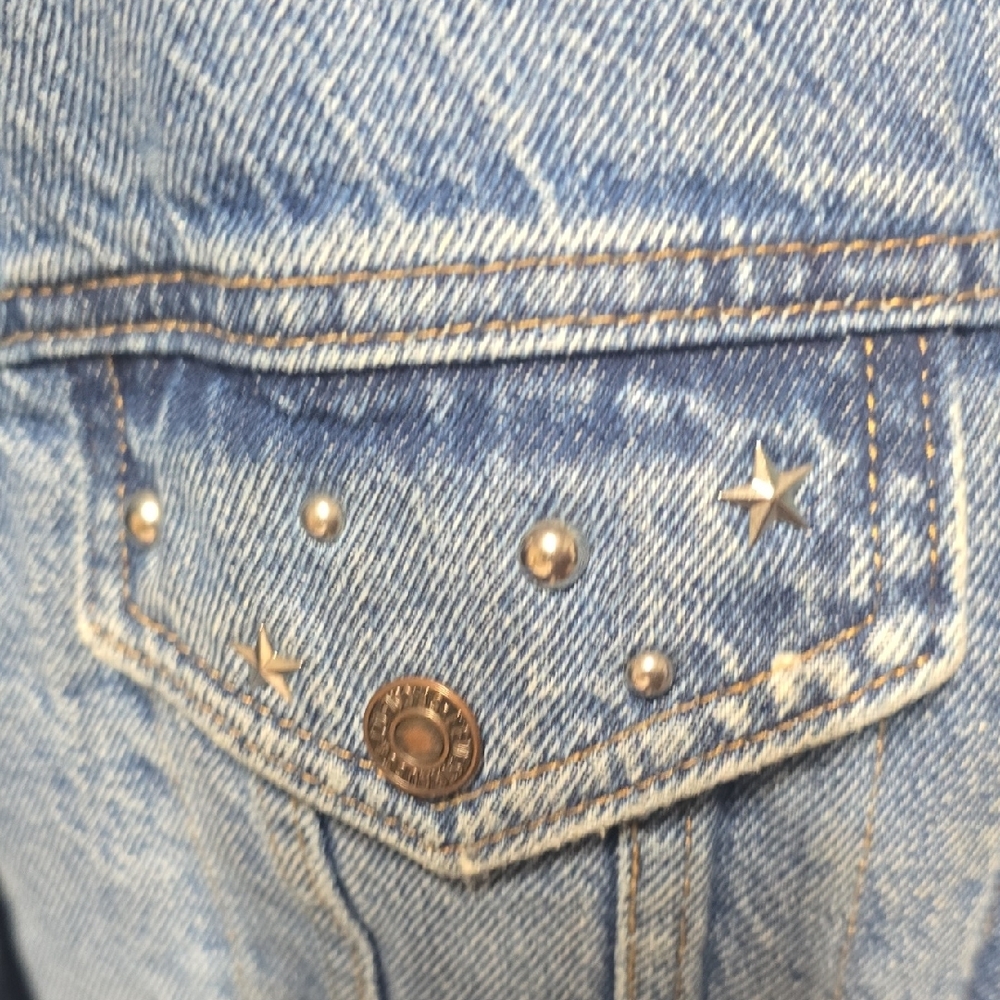 Levi's Blue Jean Jacket with Cream Collar - Picture 5 of 15